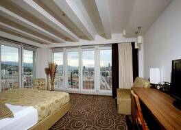 ヘッコ デラックス ホテル 写真