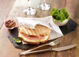 イビス ニーム ウエスト 写真