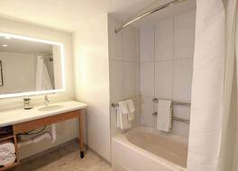 ダブルツリー バイ ヒルトン クラークスビル リバービュー 写真