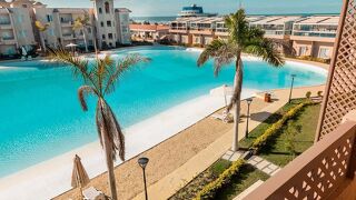 マロム ポートサイド リゾート & ビーチ