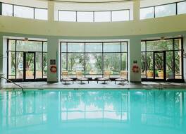 ダブルツリー スイーツ バイ ヒルトン アンド カンファレンス センター シカゴ ダウナーズ グローブ 写真