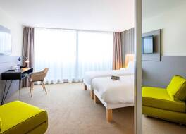 イビス スタイルズ コルトレイク エクスポ 写真