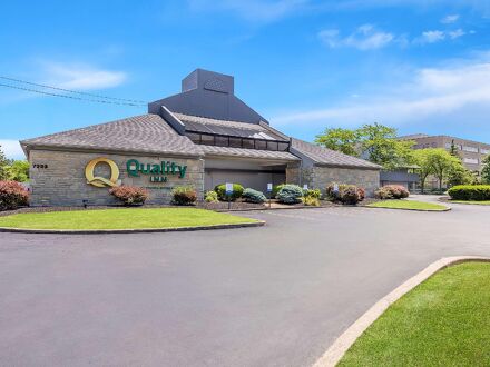 クオリティ イン クリーブランド エアポート 写真