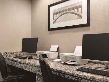 カントリー イン & スイーツ バイ ラディソン ナッシュビル エアポート イースト テネシー 写真