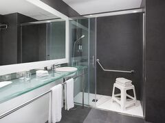 フォー ポインツ バイ シェラトン バルセロナ ディアゴナル 写真