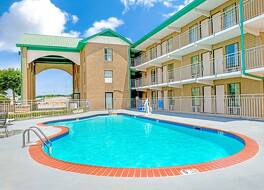 スーパー 8 バイ ウィンダム レイクランド 写真