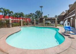 スーパー 8 バイ ウィンダム ベーカーズフィールド サウス カリフォルニア 写真