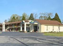 サンセット イン クラークスビル