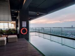 ワイズラグジュホテルスパツィオスラバヤ 写真