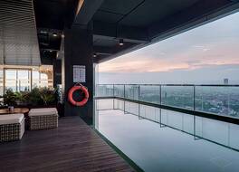 ワイズラグジュホテルスパツィオスラバヤ 写真