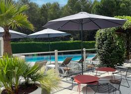 イビス ニーム ウエスト 写真