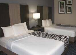 ラ キンタ イン & スイーツ バイ ウィンダム ペルー スターブド ロック ステート パーク 写真