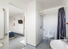 ティン キャン ベイズ スリーピー ラグーン モーテル 写真