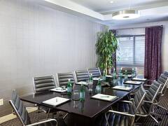 ハンプトン イン バイ ヒルトン ニューアーク エアポート 写真