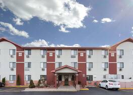 スーパー 8 バイ ウィンダム マンデレイン / リバティビル エリア