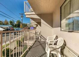 スポーツワールドブルバード近くのスリープイン＆スイーツ 写真