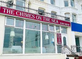 The Chimes on the sea