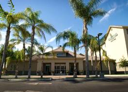 ホームウッド スイーツ バイ ヒルトン ベーカーズフィールド