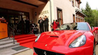 レトロ リバーサイド ウェルネス リゾート