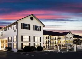 スーパー 8 バイ ウィンダム セバービル リバーサイド 写真