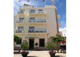 オテル バルトゥム 写真