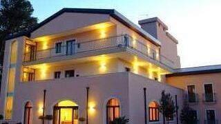 ホテル ヴィラ ローザ