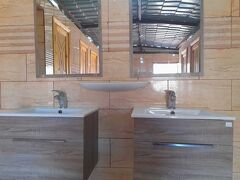 ビヨンド ワディ ラム キャンプ 写真