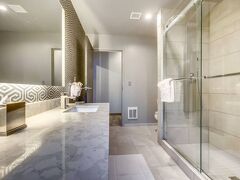 エタージ エグゼクティブ リビング 写真