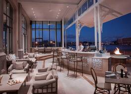 ラボードネイ ウォーターフロント ホテル 写真