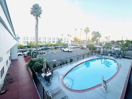 ラマダ バイ ウィンダム サンディエゴ エアポート 写真