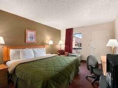 デイズ イン バイ ウィンダム クックビル 写真