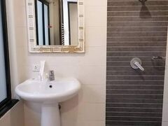 アット ホワイト パトン 写真