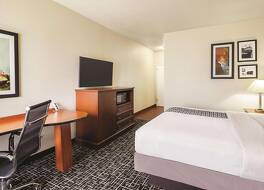 ラ キンタ イン & スイーツ バイ ウィンダム ボーリング グリーン 写真