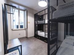 イエロースクエア ローマ 写真