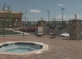 ハンプトン  イン & スイーツ セバービル アッ スタジアム ドライブ 写真