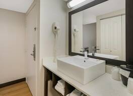 レッドルーフイン PLUS+ & スイーツ ノックスビルウェスト-シダーブラフ 写真