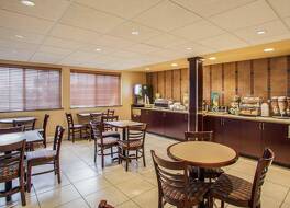 クオリティ イン アンド スイーツ セント チャールズ - ウェスト シカゴ 写真