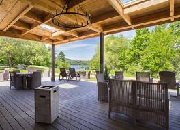 マウンテン メドウズ ロッジ 写真