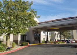 Best Western Valencia/Six Flags Inn & Suites