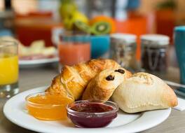 ザ オリジナルズ シティ オテル クレルモン フェラン シュッド オビエール 写真