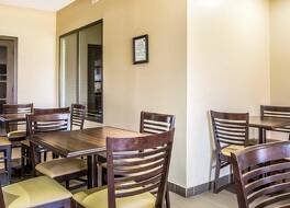 コンフォート スイーツ ニア I-80 アンド I-94 写真