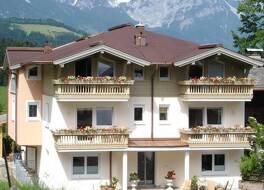 ラントハウス ストラッサー