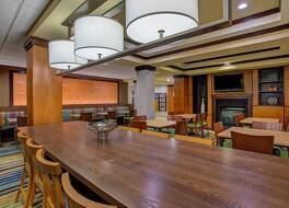 フェアフィールド イン & スイーツ バイ マリオット セヴィアビル コダック 写真