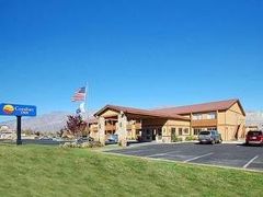 クオリティ イン ローン パイン ニア マウント ホイットニー 写真