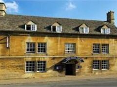 ノエル アームズ ホテル 写真