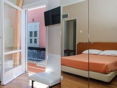 Agamemnon Hotel 写真