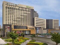 ホリデイ イン ＆ スイーツ マカティ バイ IHG 写真