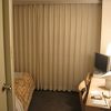 入口はちょっと奥です。