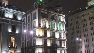 歴史にも登場するビル　和平飯店南ビル