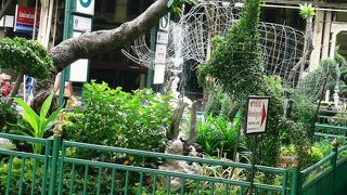 タイ・バンコクのフアランポーン駅の装飾（２００５年１１月７日）